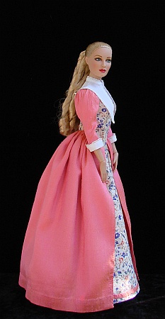 Honorata van Gould z filmu "Černý korzár" - barokní šaty pro panenku