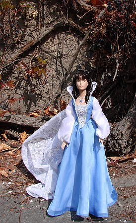 Večernice - kostým pro panenku Tyler Wentworth z filmu Princ a Večernice